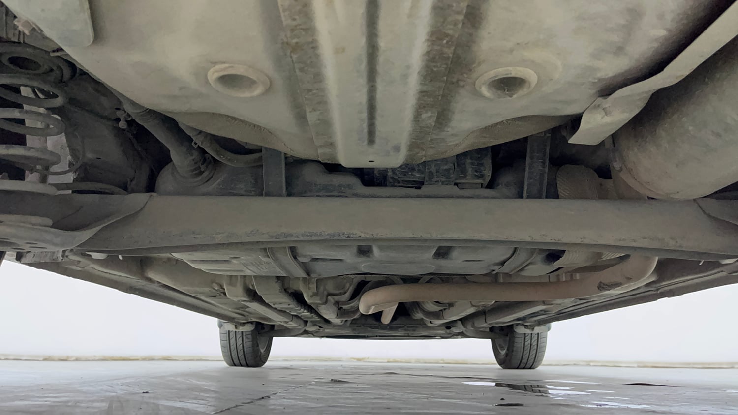 Used 2019 Hyundai Elite i20 Asta 1.2 (O) CVT Petrol Automatic extra REAR UNDERBODY VIEW (TAKEN FROM REAR)