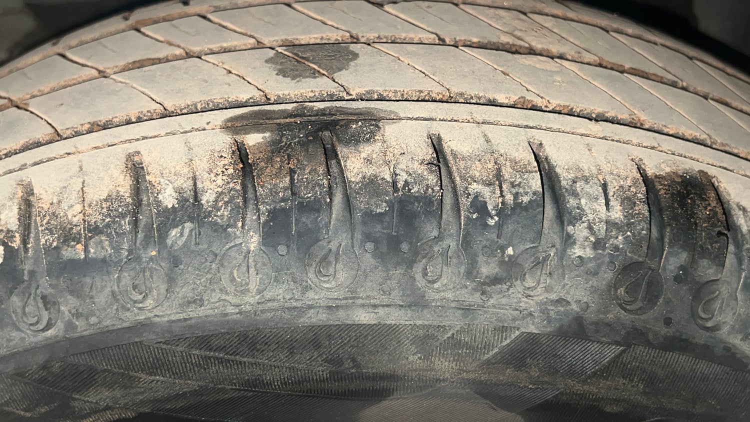 Used 2025 Tata Tiago XM Petrol Manual tyres LEFT REAR TYRE TREAD VIEW