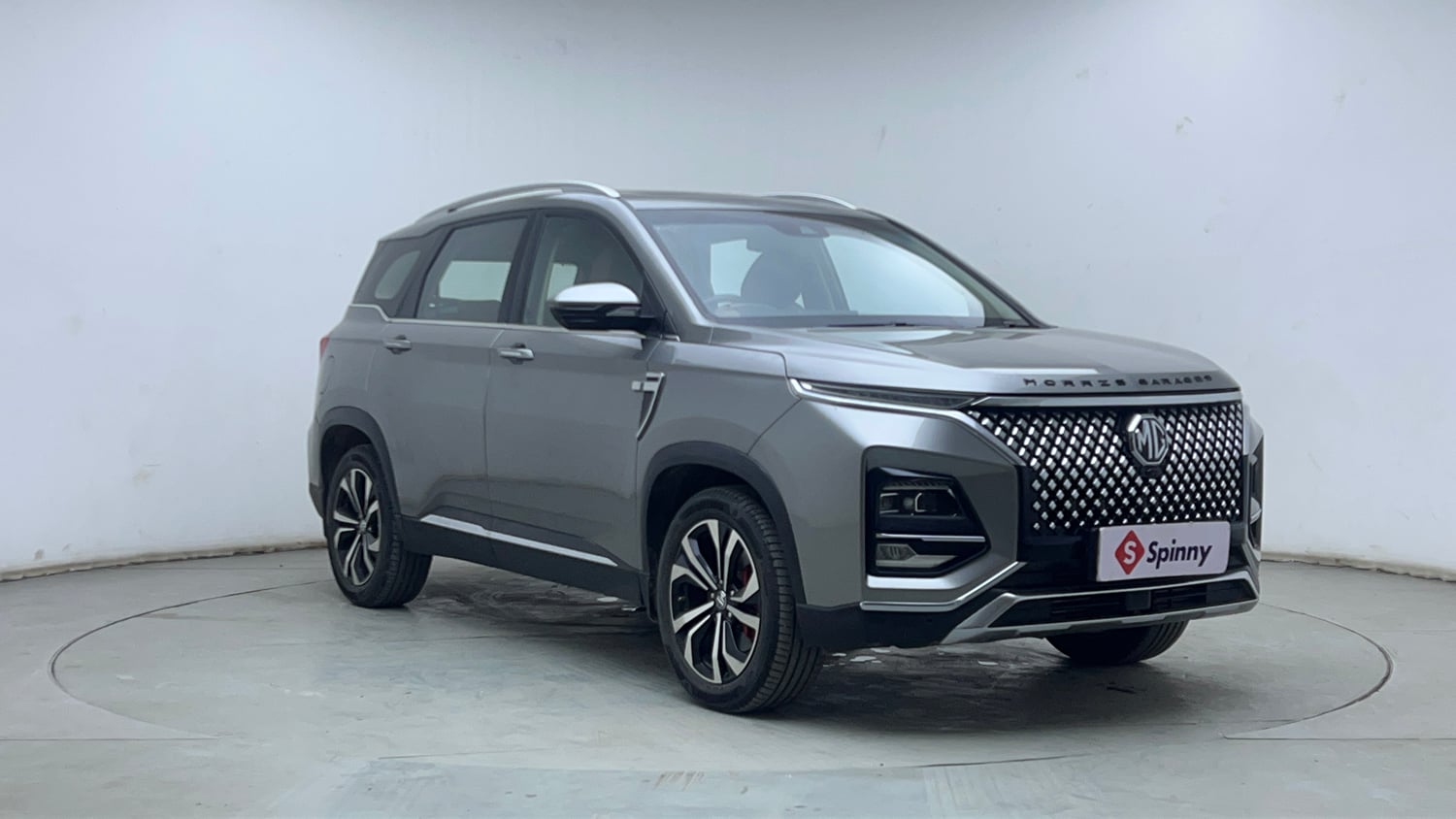 Used 2023 MG Motors Hector Plus Savvy Pro 1.5 Turbo Petrol CVT 7 STR Petrol Automatic exterior RIGHT FRONT CORNER VIEW