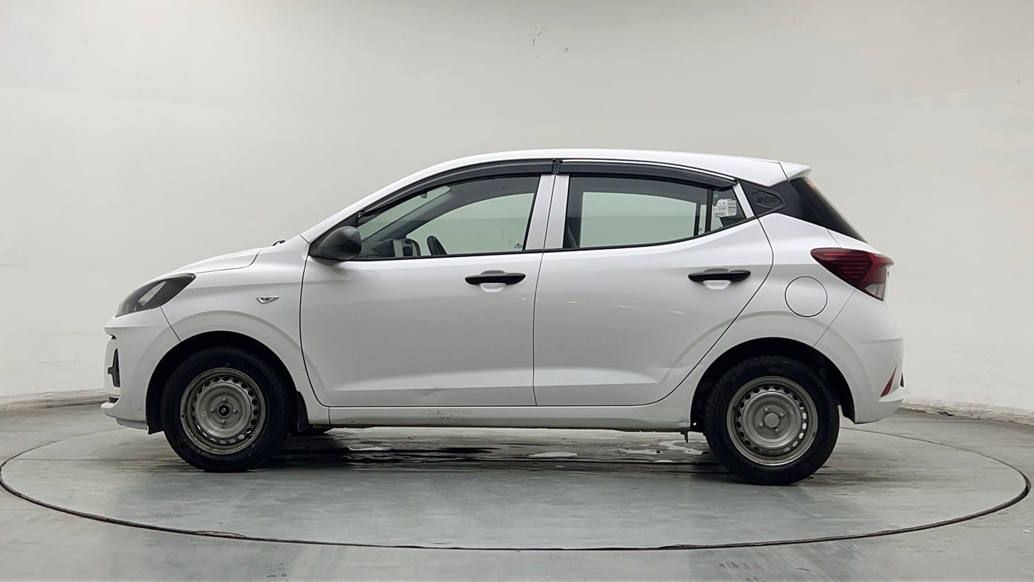 Used 2025 Hyundai Grand i10 Nios Era 1.2 Kappa Petrol Manual exterior LEFT SIDE VIEW