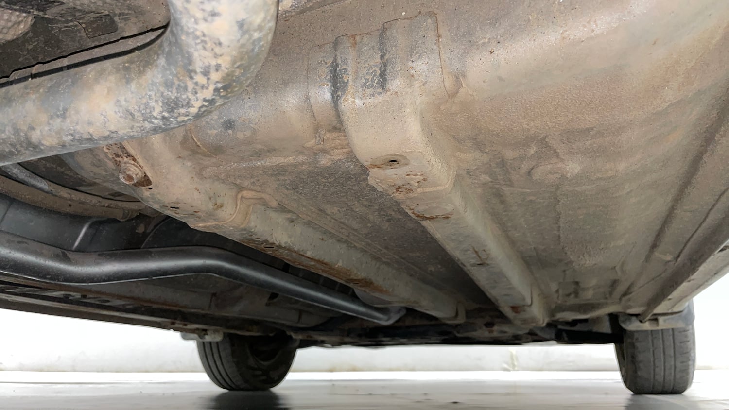 Used 2015 Hyundai Elite i20 Sportz 1.2 Petrol Manual extra REAR RIGHT UNDERBODY VIEW
