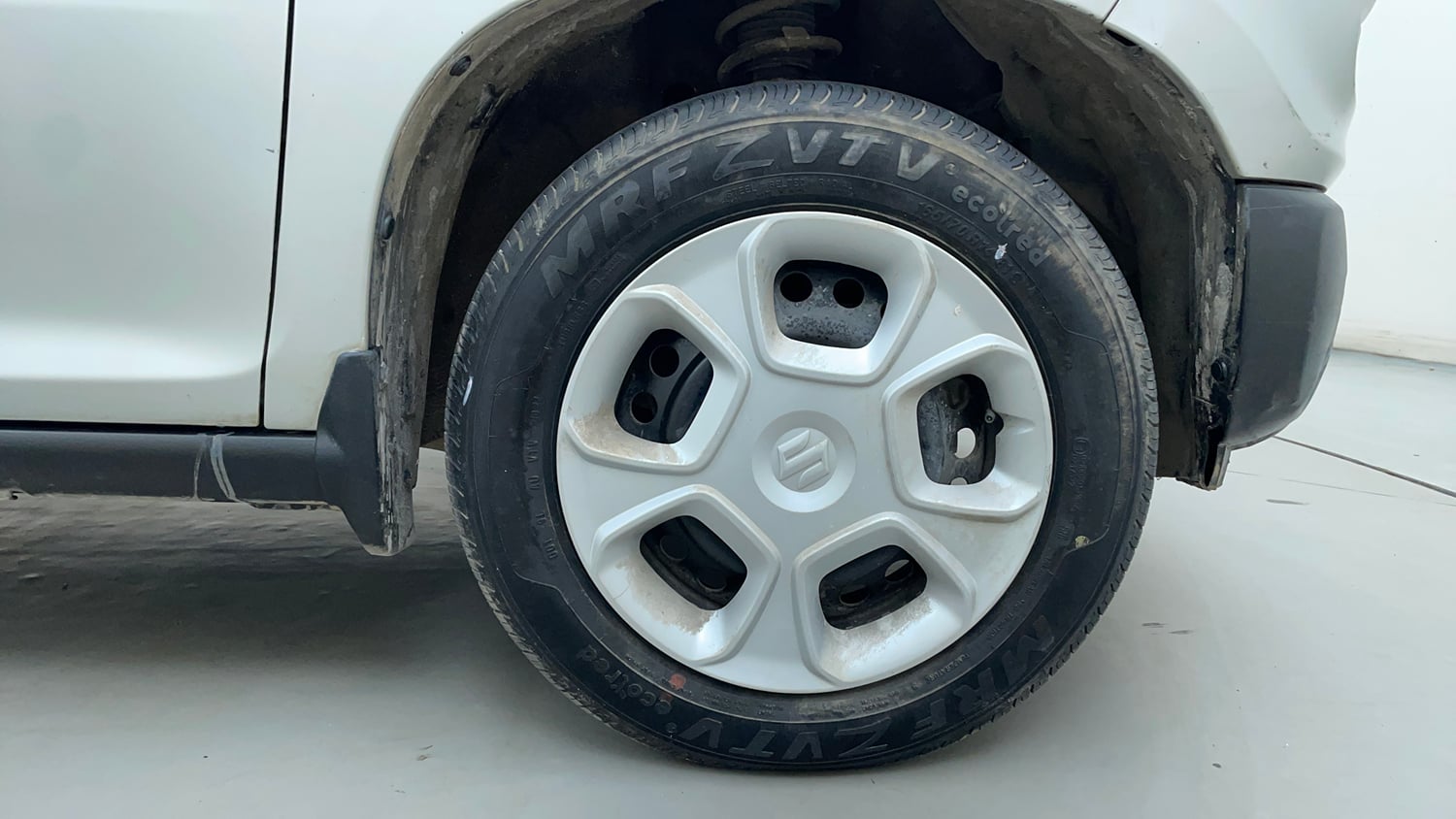 Used 2022 Maruti Suzuki S-Presso VXi (O) AMT Petrol Automatic tyres RIGHT FRONT TYRE RIM VIEW