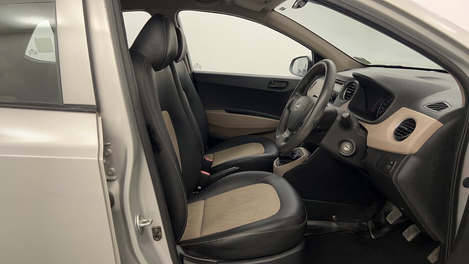 Used 2016 Hyundai Grand i10 Magna 1.2 Kappa VTVT Petrol Manual interior RIGHT SIDE FRONT DOOR CABIN VIEW