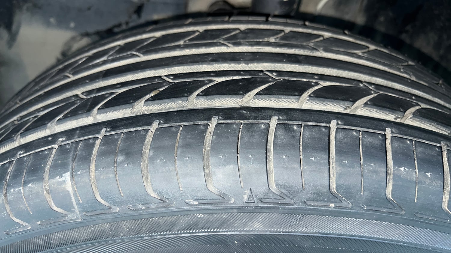 Used 2022 Tata Punch Accomplished Dazzle Pack MT Petrol Manual tyres LEFT FRONT TYRE TREAD VIEW