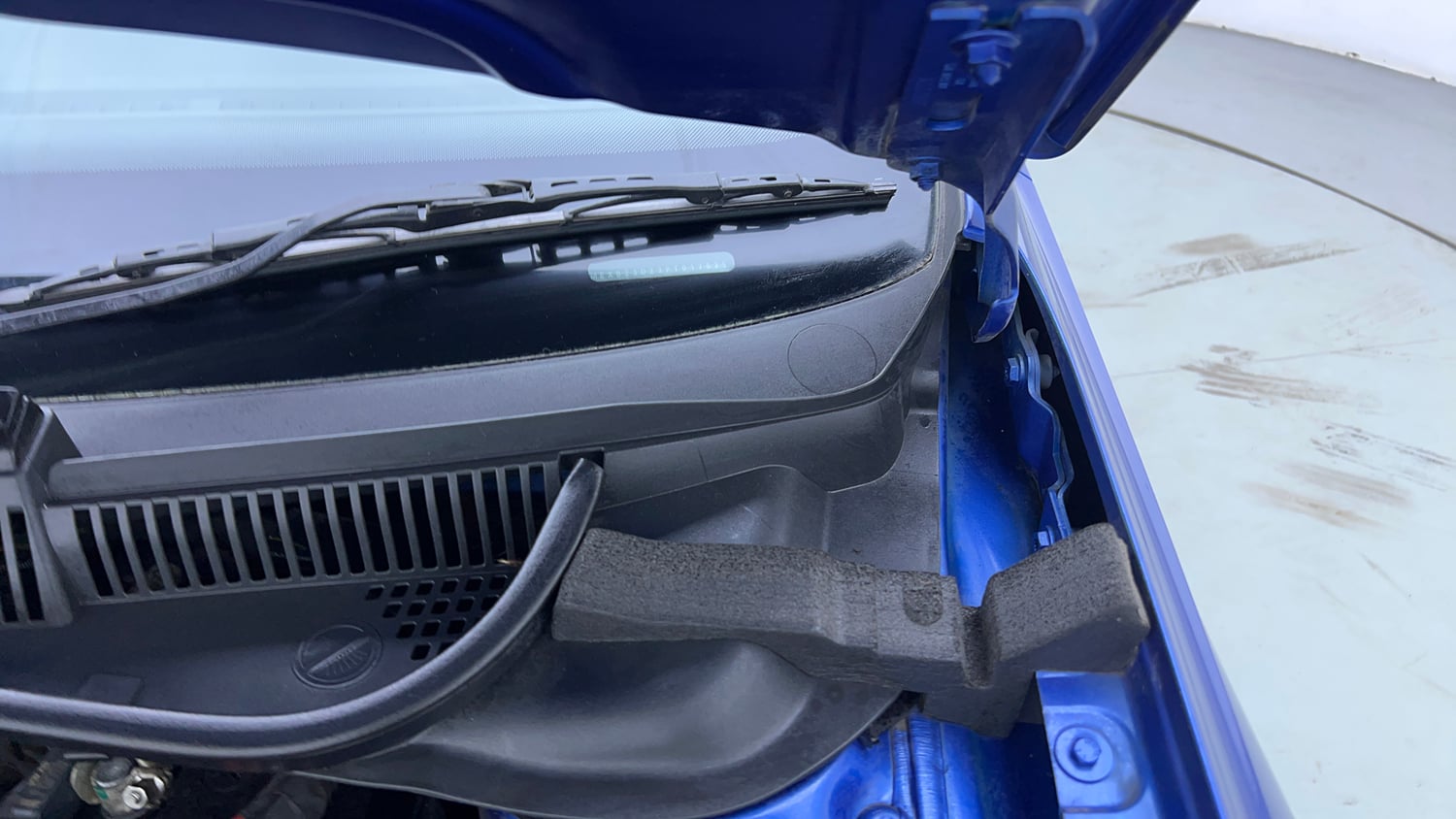 Used 2023 Volkswagen Virtus GT Plus 1.5 TSI EVO DSG Petrol Automatic engine ENGINE LEFT SIDE HINGE & APRON VIEW