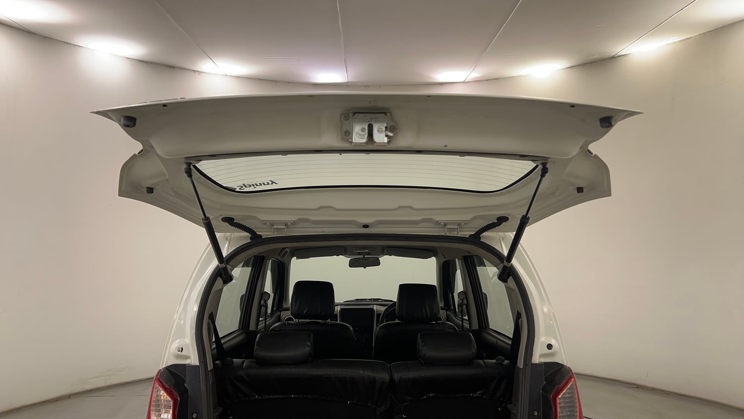 Used 2016 Maruti Suzuki Wagon R 1.0 VXI AMT Petrol Automatic interior DICKY DOOR OPEN VIEW