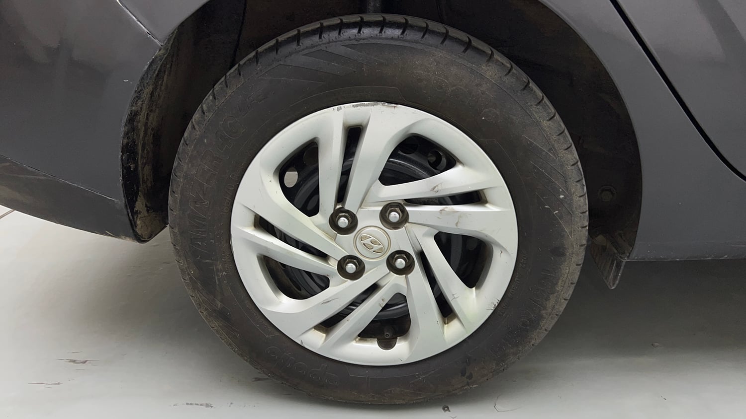 Used 2021 Hyundai Aura S 1.2 CNG Cng Manual tyres RIGHT REAR TYRE RIM VIEW