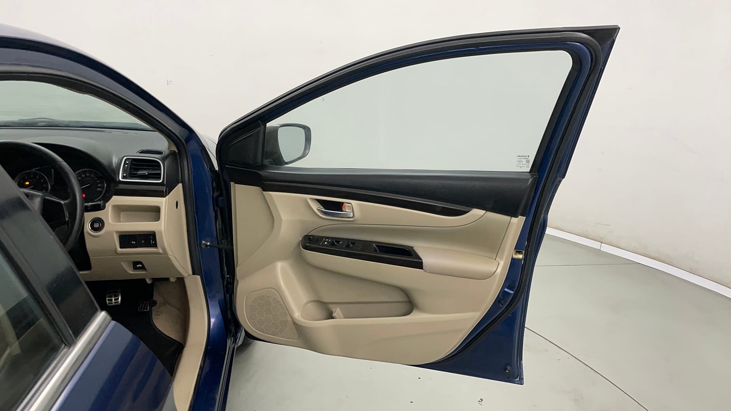 Used 2017 Maruti Suzuki Ciaz Alpha 1.4 MT Petrol Manual interior RIGHT FRONT DOOR OPEN VIEW