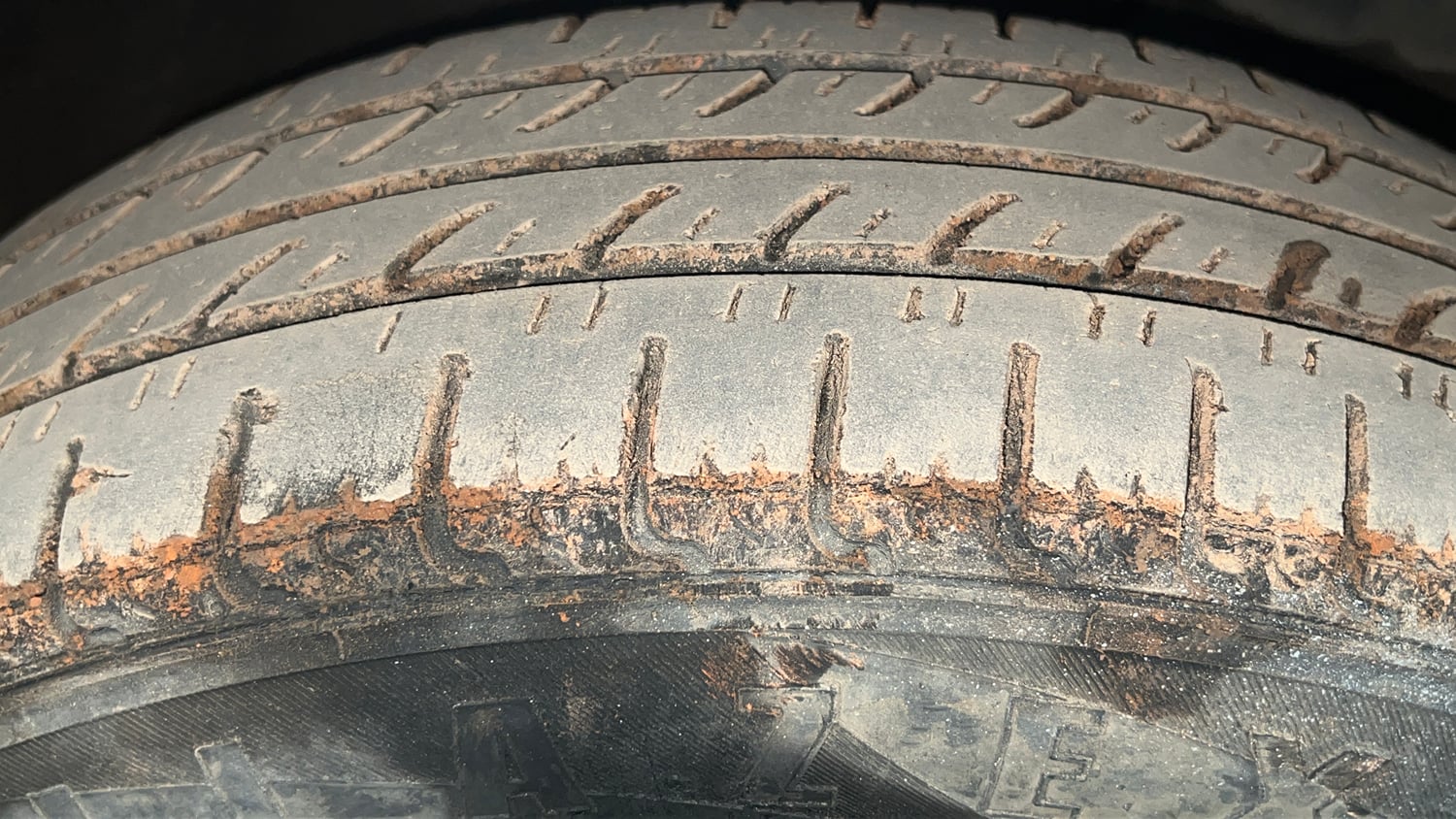 Used 2019 Maruti Suzuki Wagon R ZXi 1.2 AMT Petrol Automatic tyres RIGHT FRONT TYRE TREAD VIEW