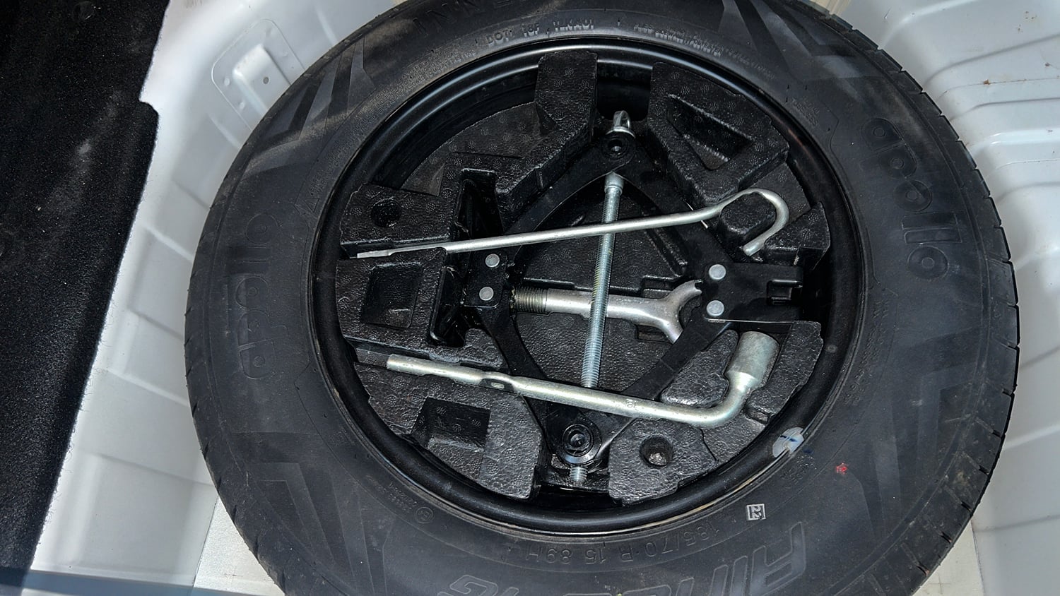 Used 2022 Tata Punch Accomplished Dazzle Pack MT Petrol Manual tyres SPARE TYRE VIEW