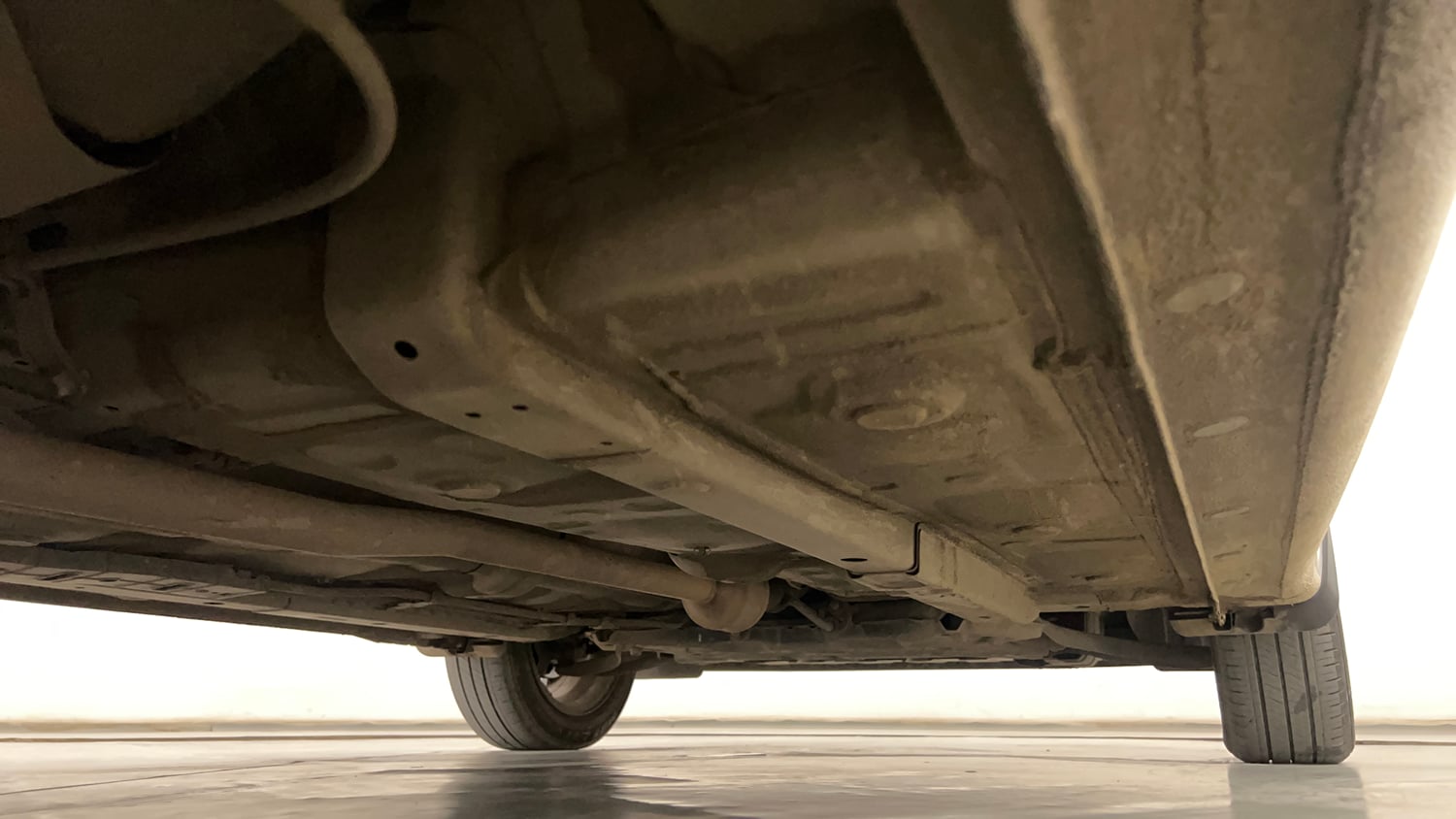 Used 2023 Hyundai Aura SX 1.2 CNG Cng Manual extra REAR RIGHT UNDERBODY VIEW