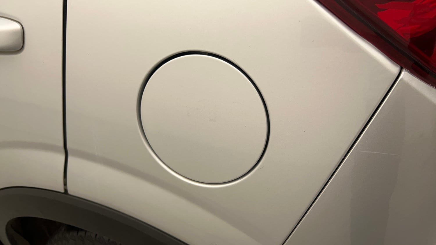 Used 2019 Mahindra XUV 300 1.2 W8 (O) Petrol Manual dents MINOR SCRATCH