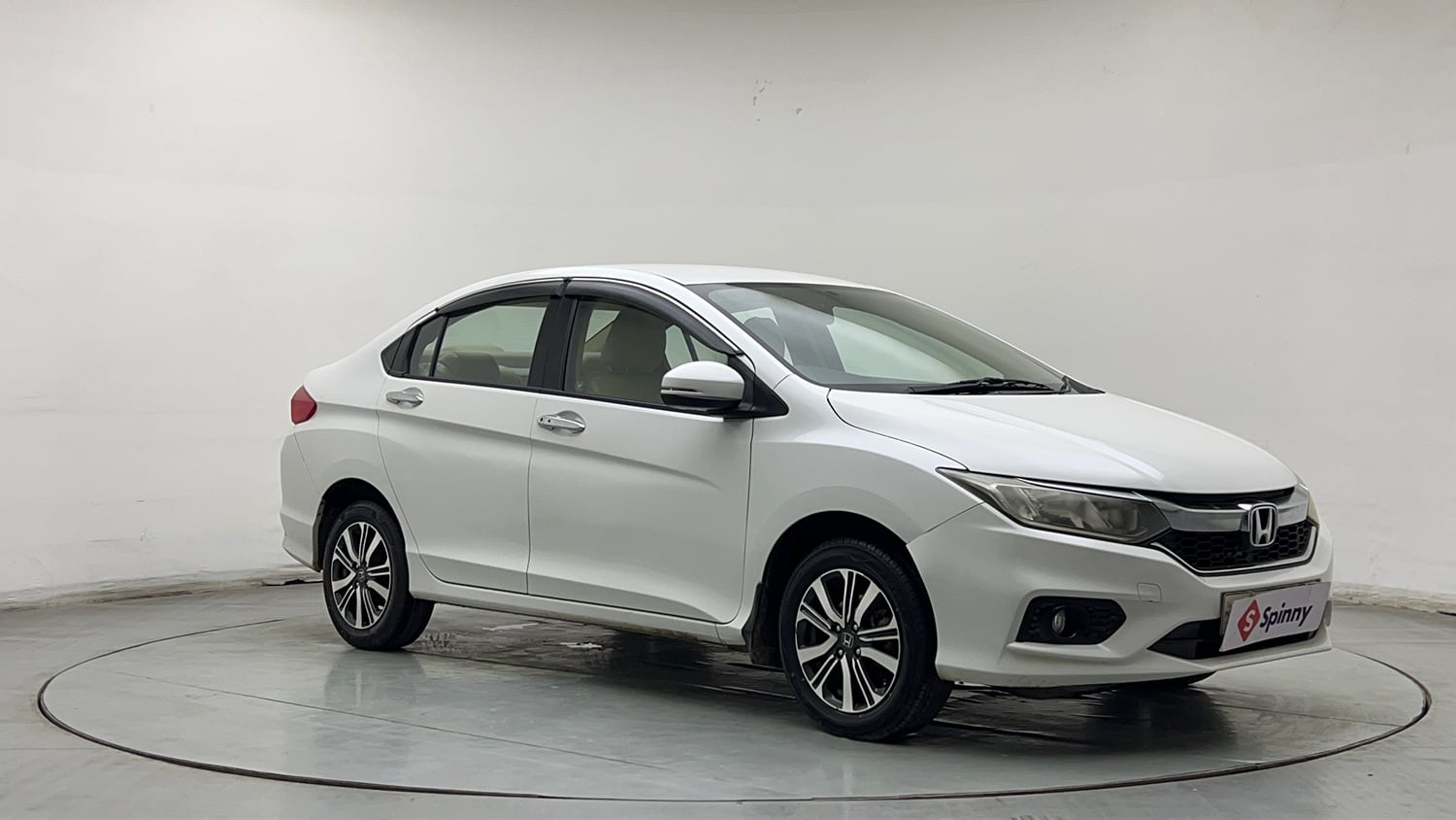 Used 2022 Honda City 4th Generation V Petrol Petrol Manual exterior RIGHT FRONT CORNER VIEW