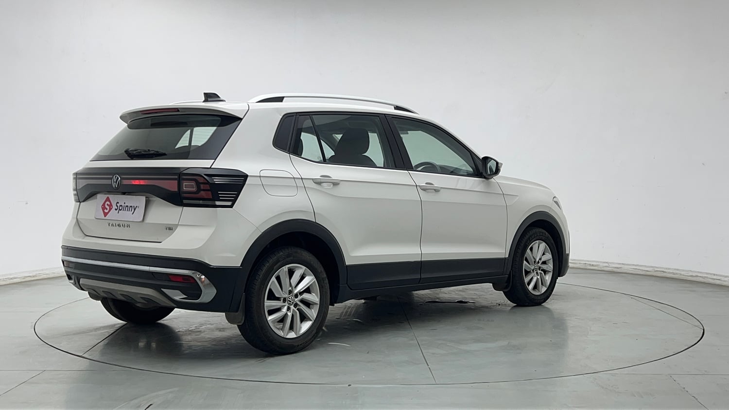 Used 2022 Volkswagen Taigun Highline 1.0 TSI AT Petrol Automatic exterior RIGHT REAR CORNER VIEW
