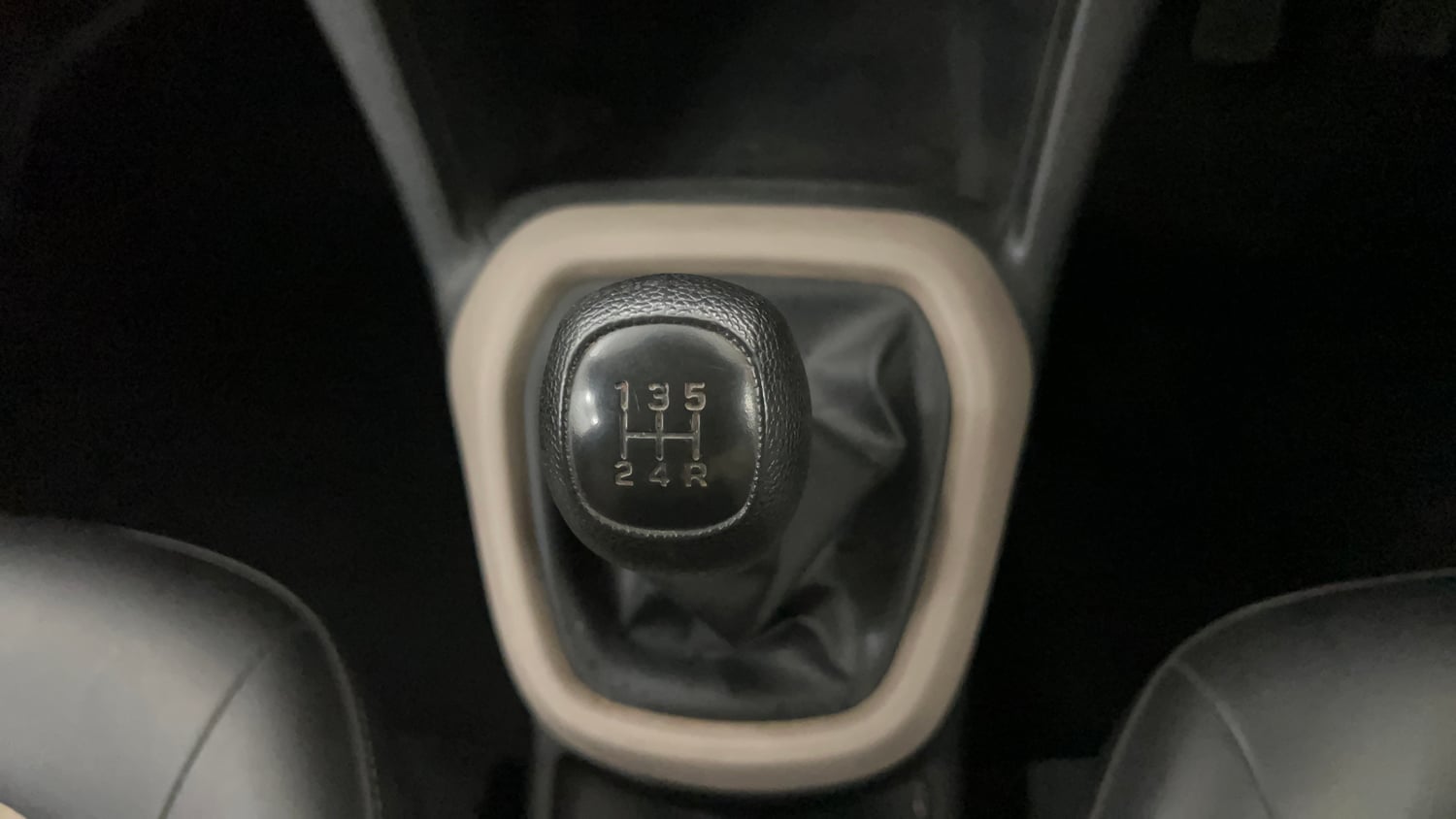 Used 2016 Hyundai Grand i10 Magna 1.2 Kappa VTVT Petrol Manual interior GEAR  KNOB VIEW