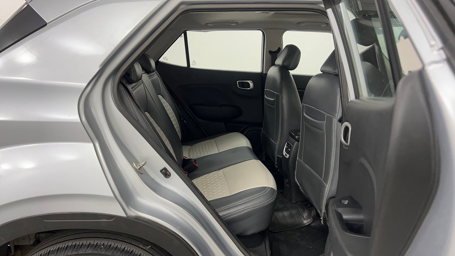 Used 2021 Hyundai Venue SX Plus 1.0 Turbo DCT Petrol Automatic interior RIGHT SIDE REAR DOOR CABIN VIEW
