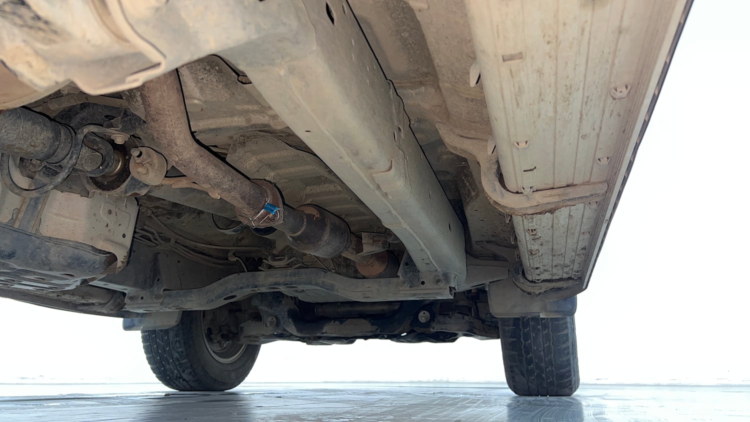 Used 2024 Toyota Fortuner 4X2 AT 2.7 Petrol Petrol Automatic extra REAR RIGHT UNDERBODY VIEW