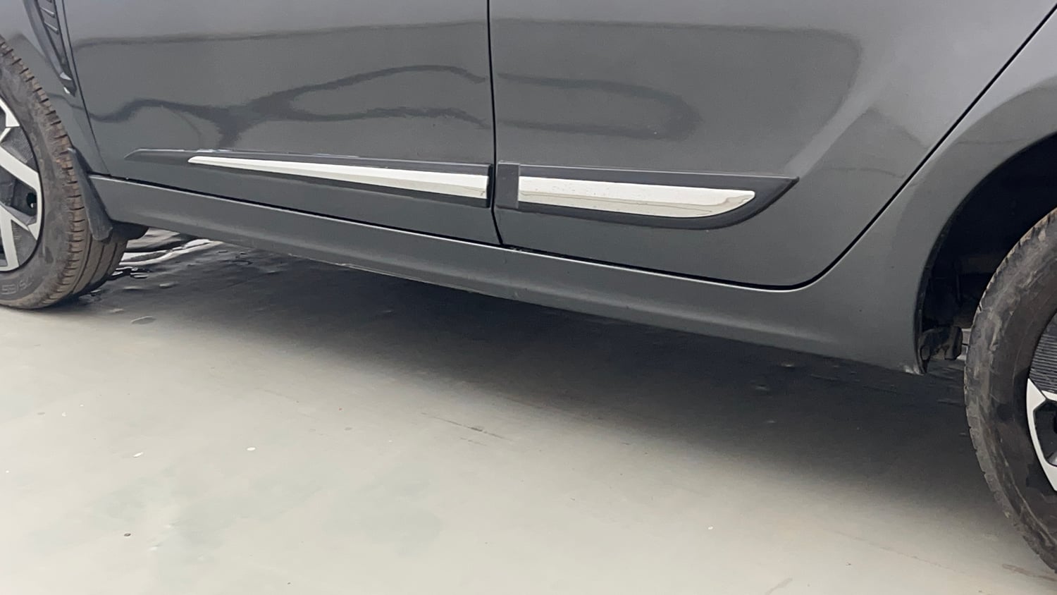 Used 2025 Tata Tiago XM Petrol Manual dents MINOR SCRATCH