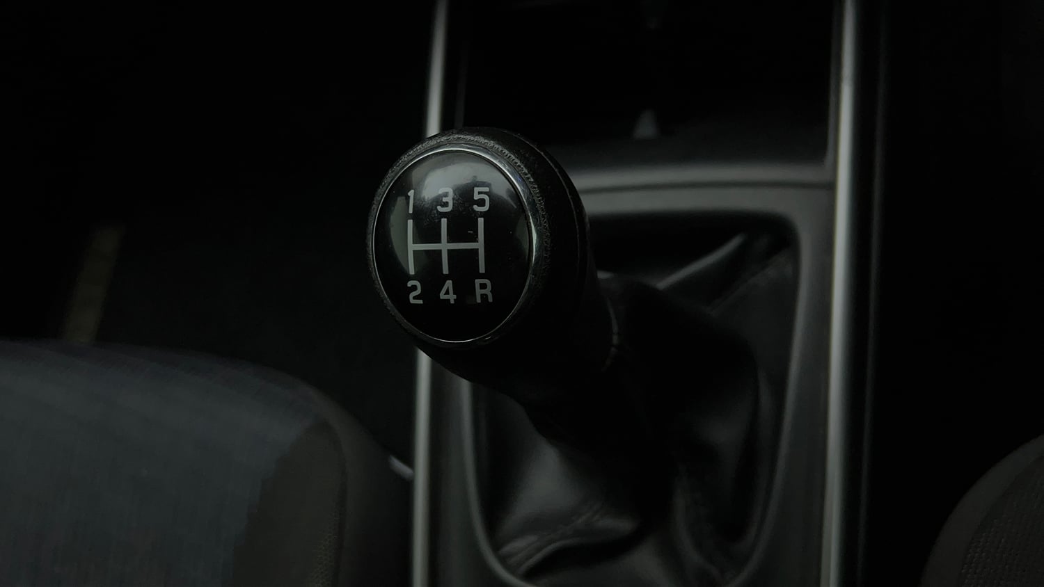 Used 2020 Maruti Suzuki Baleno Alpha Petrol Manual interior GEAR  KNOB VIEW