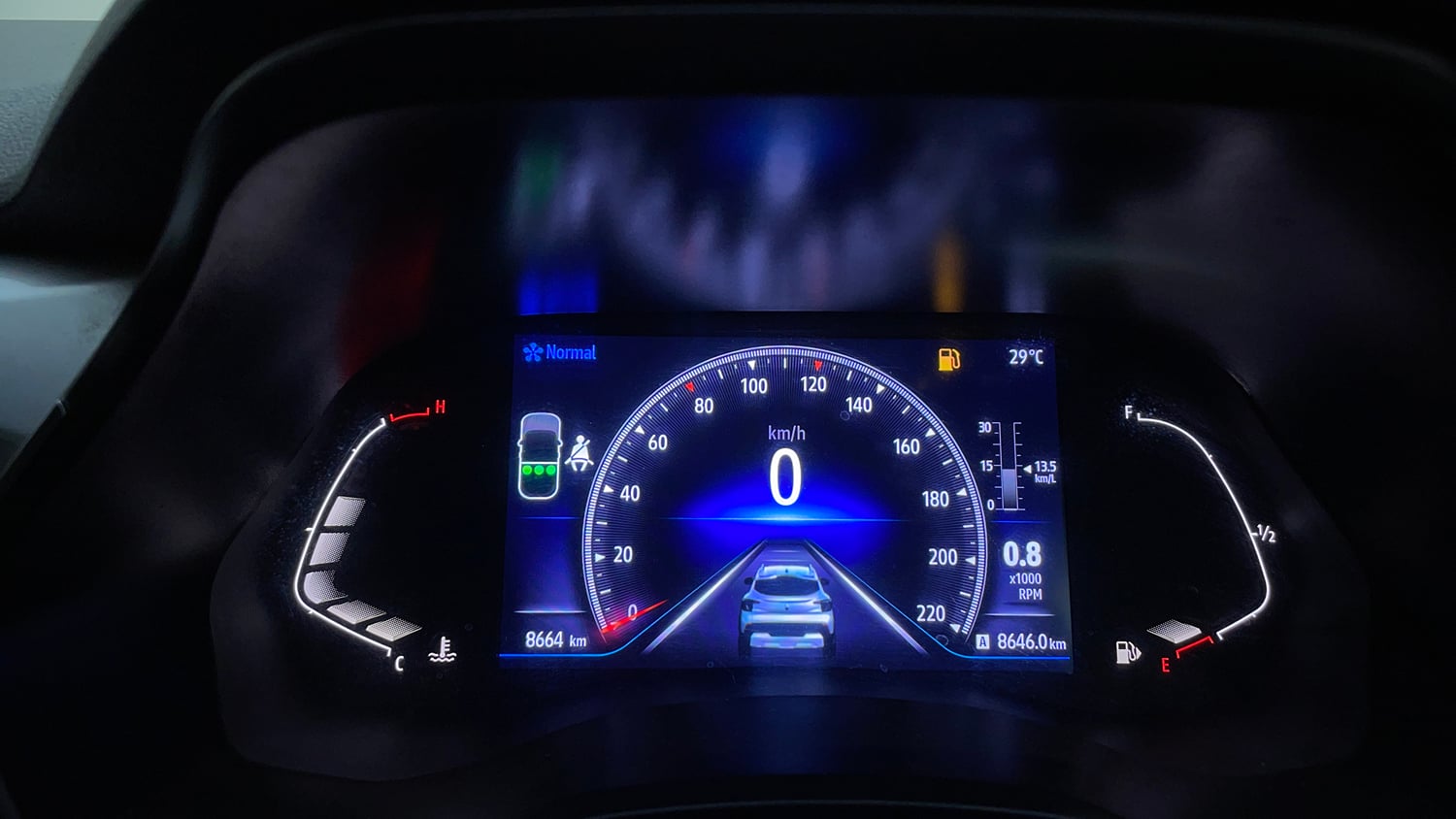 Used 2024 Renault Kiger RXZ MT Petrol Manual interior CLUSTERMETER VIEW