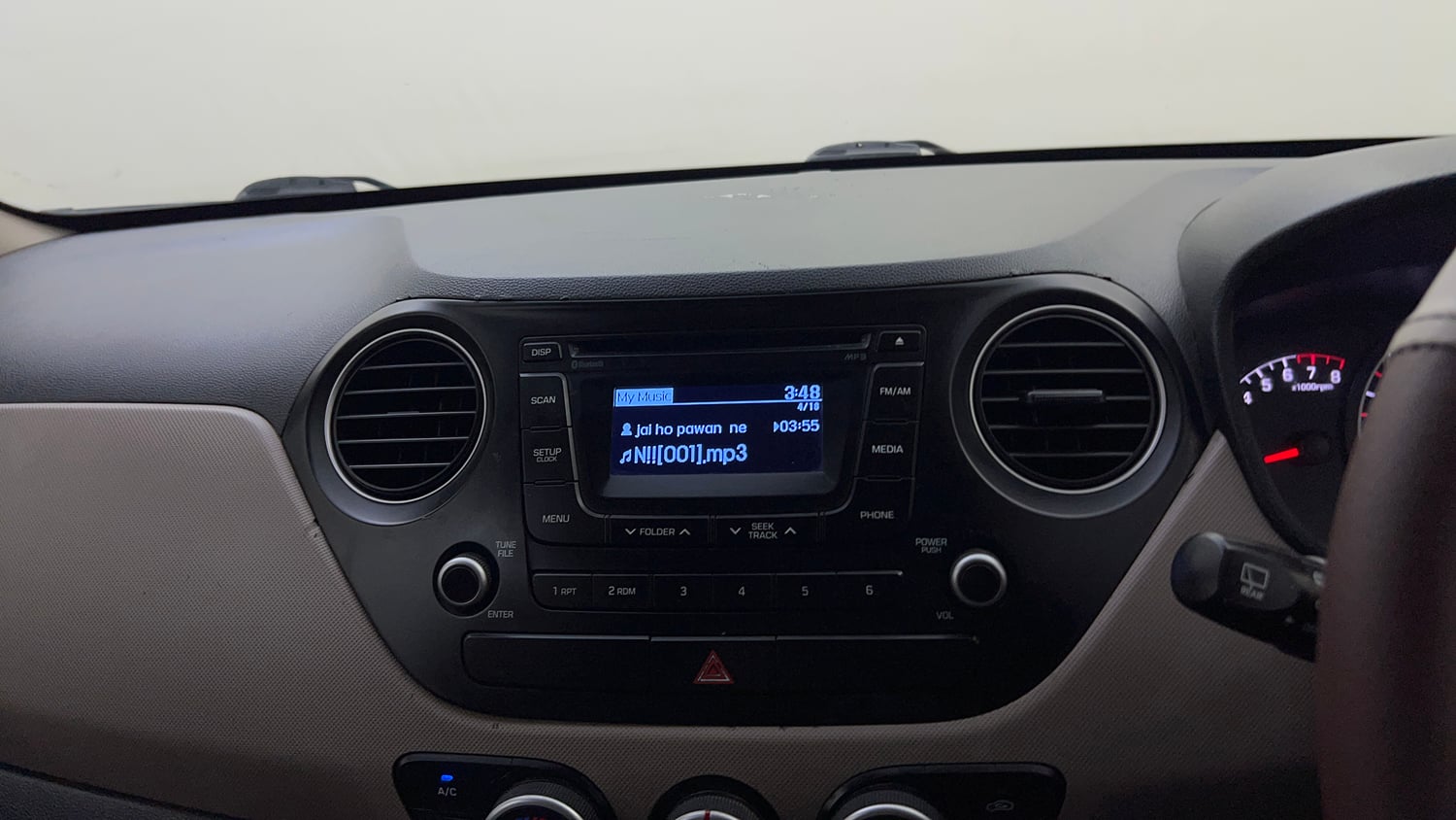 Used 2015 Hyundai Grand i10 Asta AT 1.2 Kappa VTVT Petrol Automatic top_features Integrated (in-dash) music system