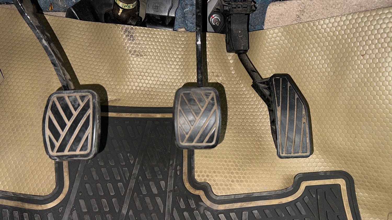 Used 2018 Maruti Suzuki Dzire ZXi Petrol Manual interior PEDALS VIEW