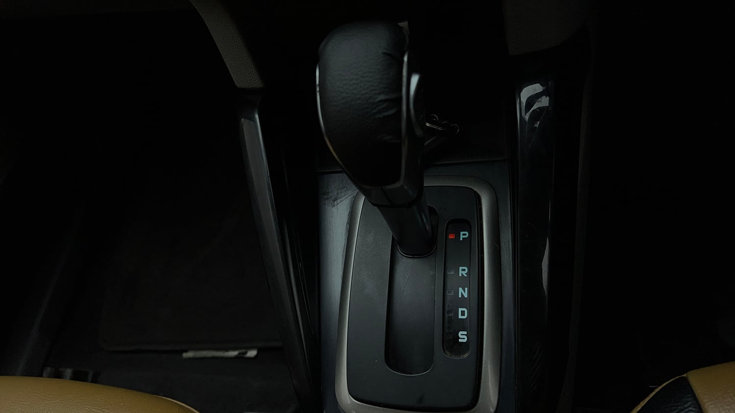 Used 2017 Ford EcoSport Titanium 1.5L Ti-VCT AT Petrol Automatic interior GEAR  KNOB VIEW