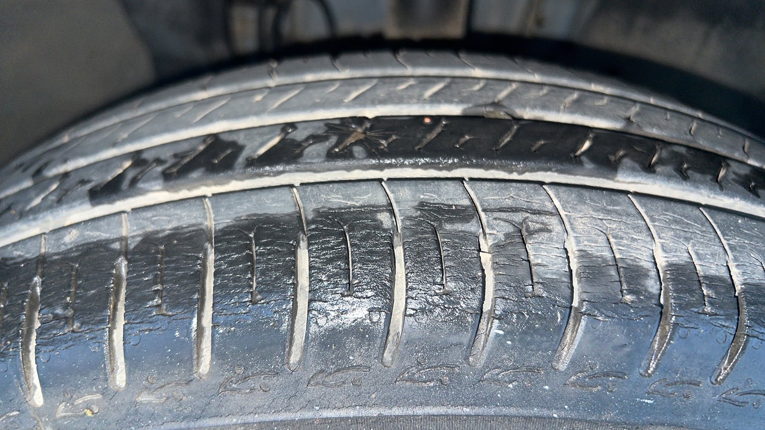 Used 2021 Renault Triber RXT Petrol Manual tyres RIGHT FRONT TYRE TREAD VIEW
