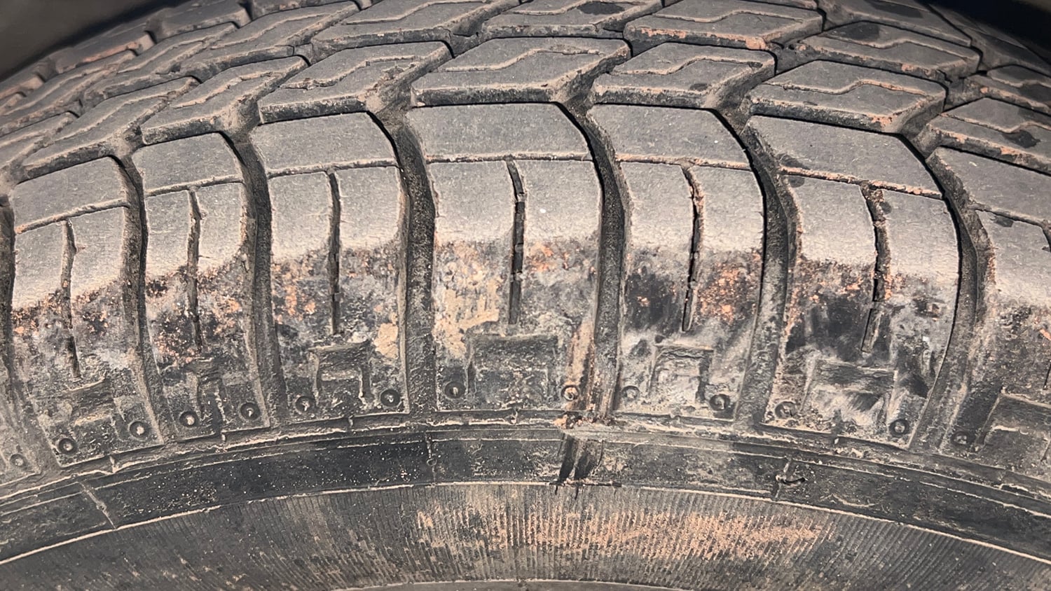 Used 2013 Maruti Suzuki Alto 800 Lxi Petrol Manual tyres RIGHT FRONT TYRE TREAD VIEW
