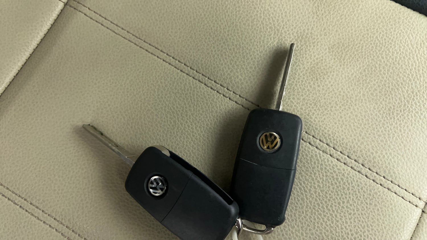 Used 2016 Volkswagen Ameo Highline1.2L (P) Petrol Manual extra CAR KEY VIEW