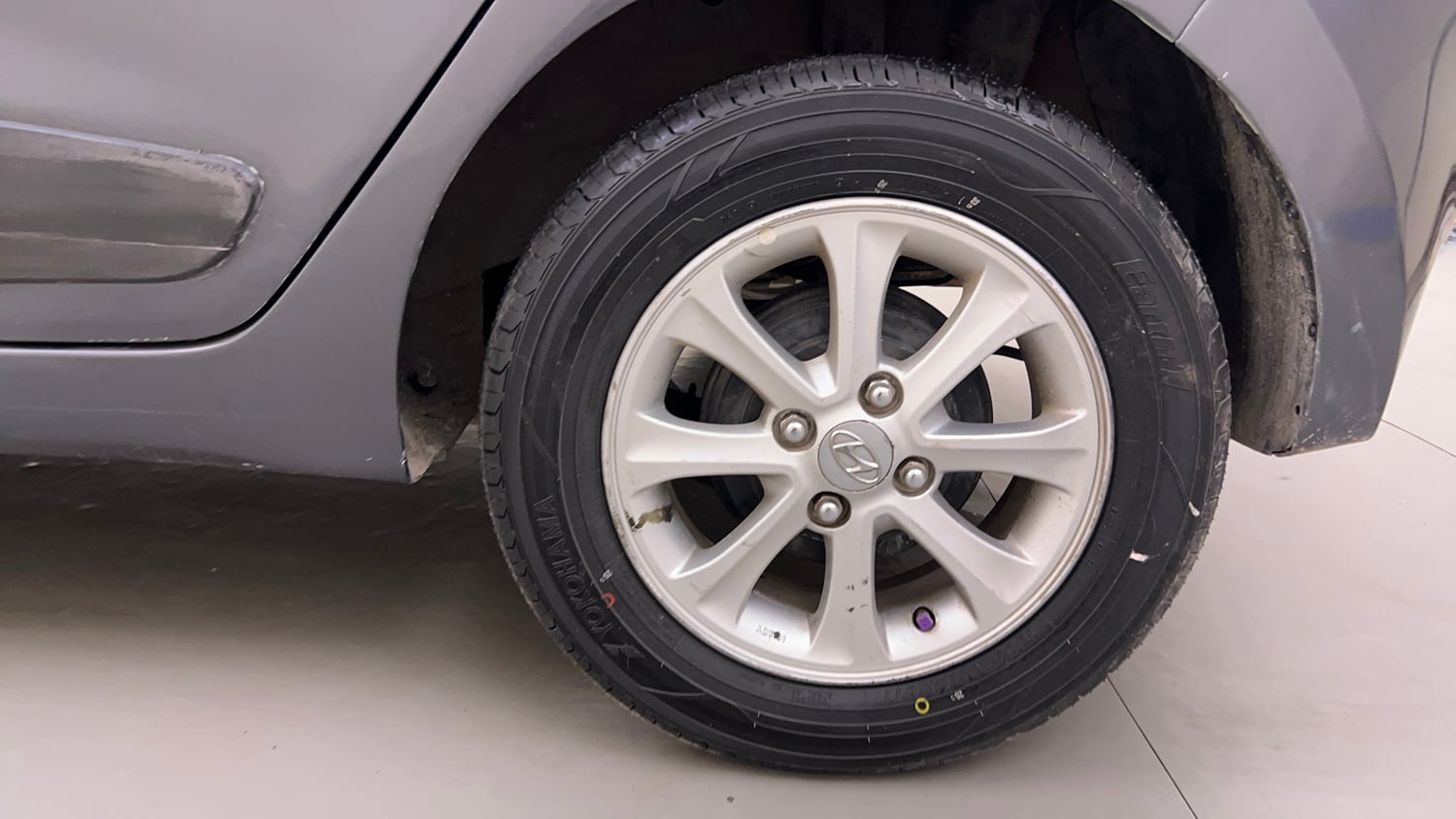 Used 2015 Hyundai Grand i10 Asta AT 1.2 Kappa VTVT Petrol Automatic tyres LEFT REAR TYRE RIM VIEW