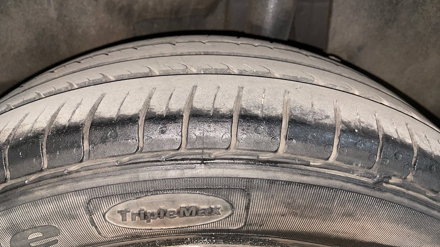 Used 2018 Maruti Suzuki Swift ZXi Plus Petrol Manual tyres LEFT REAR TYRE TREAD VIEW