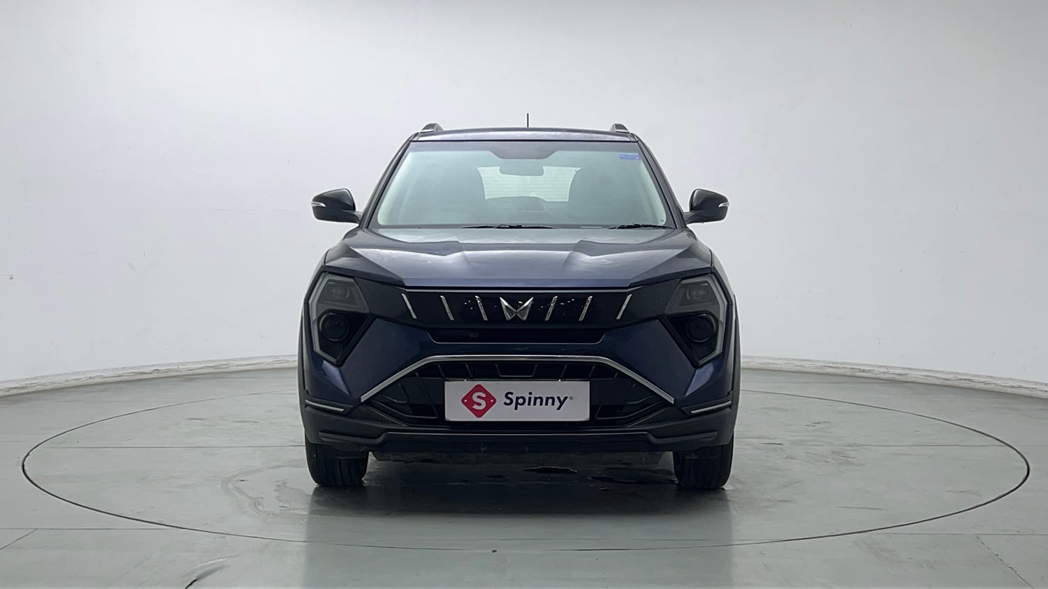Used 2025 Mahindra XUV 3XO AX5 1.2 Petrol Petrol Manual exterior FRONT VIEW
