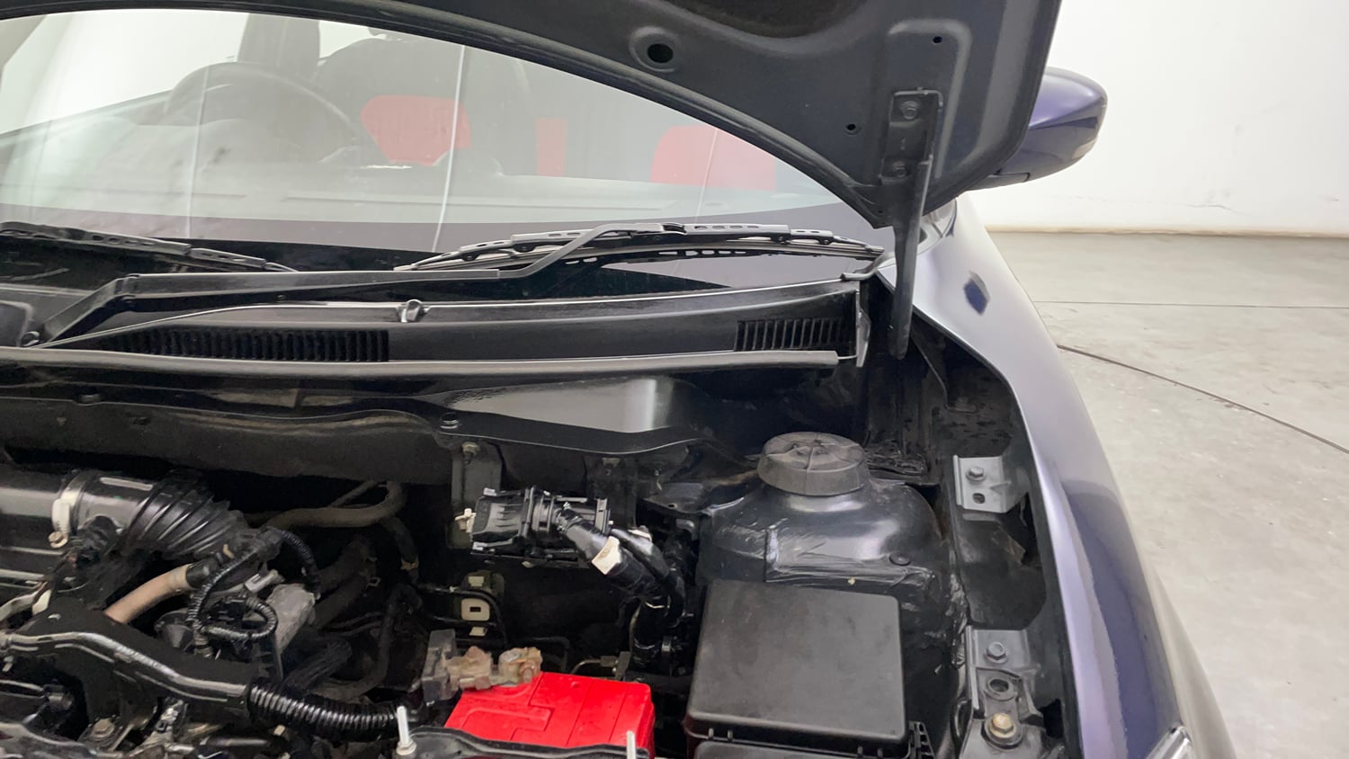 Used 2018 Maruti Suzuki Swift ZXi Plus Petrol Manual engine ENGINE LEFT SIDE HINGE & APRON VIEW