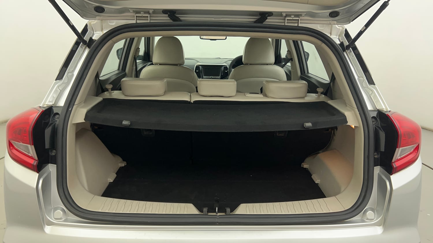 Used 2019 Mahindra XUV 300 1.2 W8 (O) Petrol Manual interior DICKY INSIDE VIEW