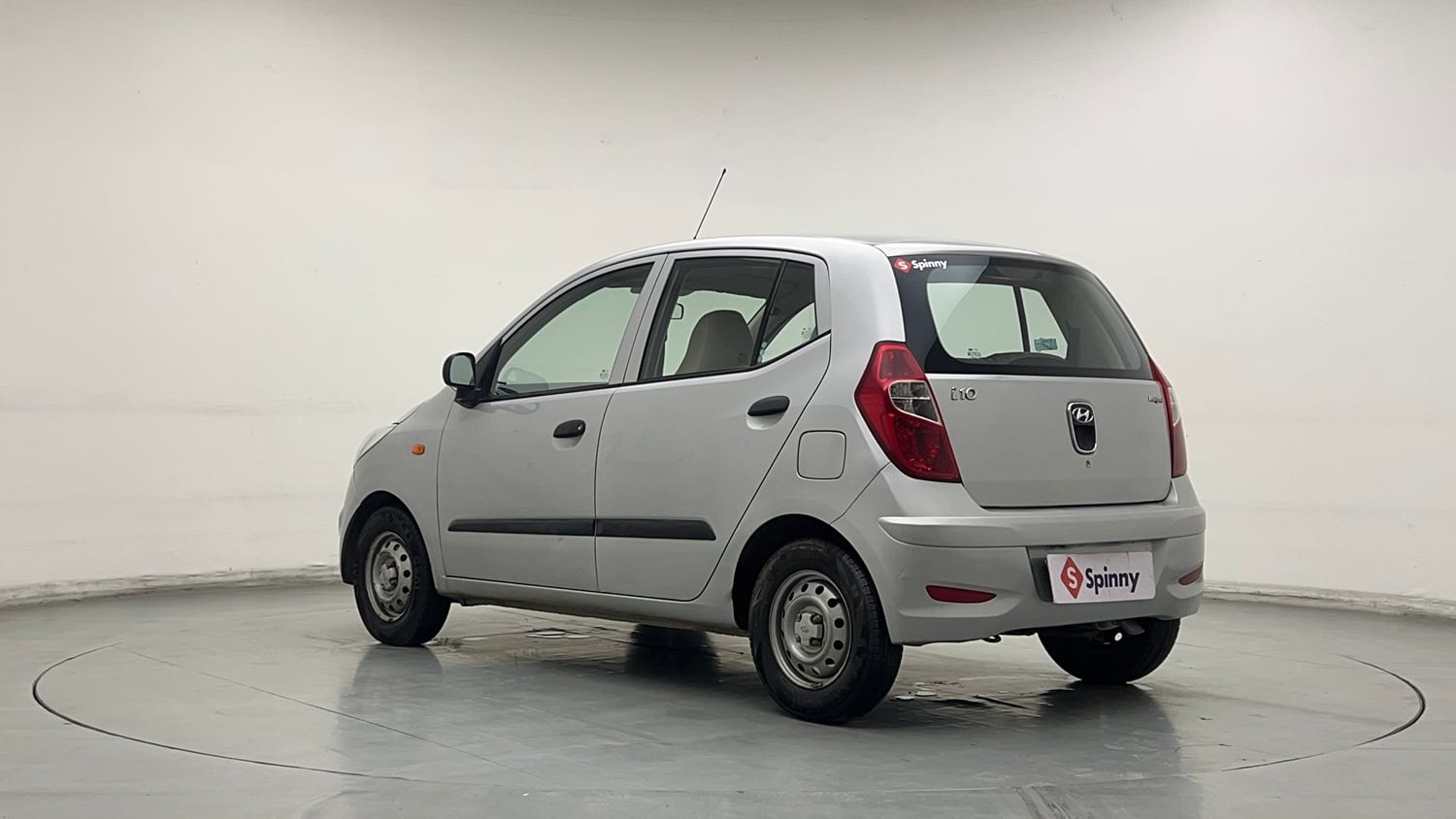 Used 2013 Hyundai i10 Magna 1.1 iRDE2 Petrol Manual exterior LEFT REAR CORNER VIEW