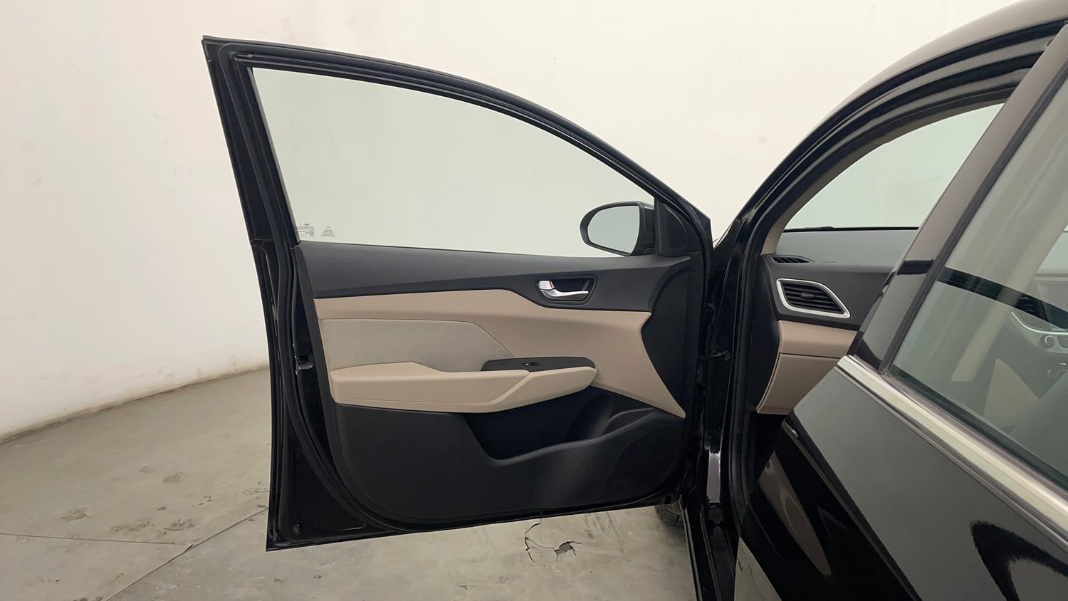 Used 2019 Hyundai Verna SX 1.6 VTVT Petrol Manual interior LEFT FRONT DOOR OPEN VIEW