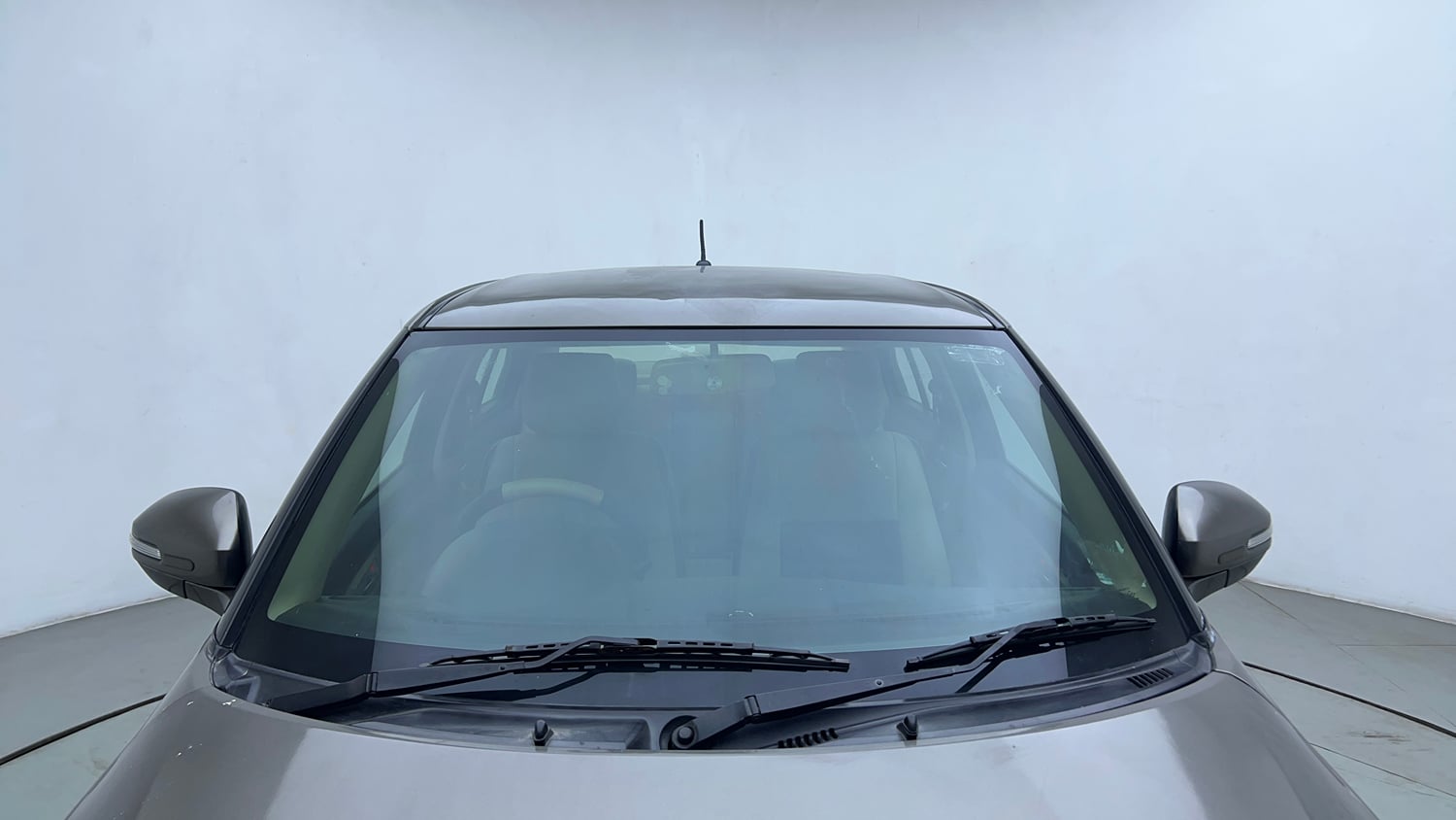 Used 2015 Maruti Suzuki Swift Dzire VXI Petrol Manual exterior FRONT WINDSHIELD VIEW