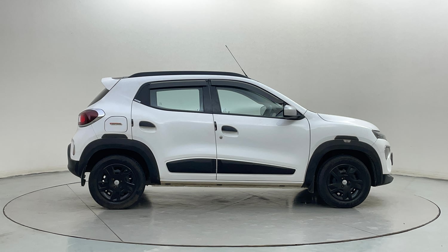 Used 2022 Renault Kwid RXT 1.0 AMT (O) Petrol Automatic exterior RIGHT SIDE VIEW
