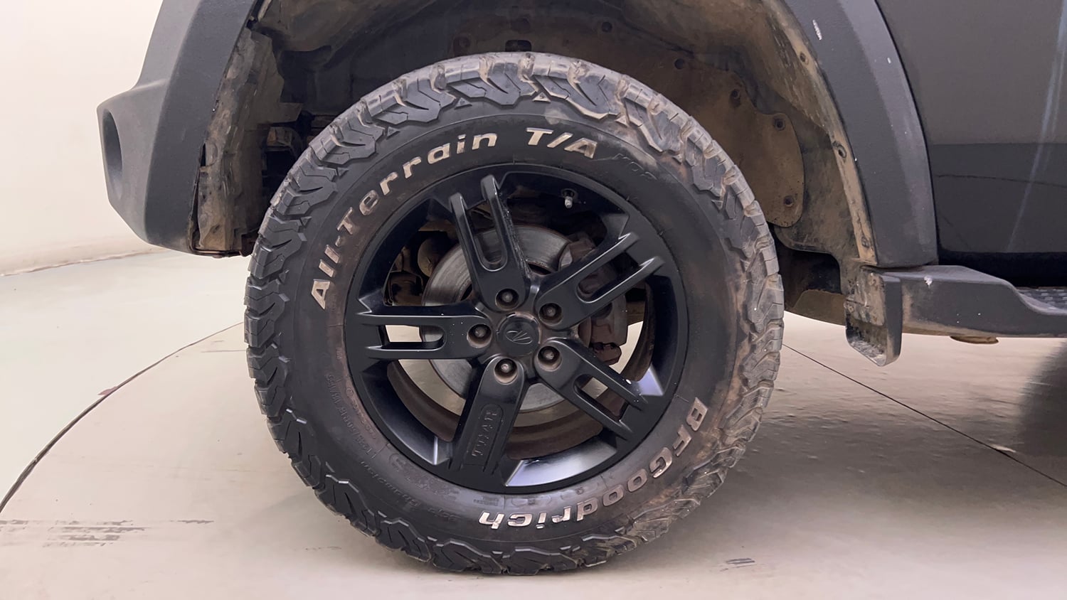 Used 2021 mahindra Thar LX Hard Top Petrol MT 4WD Petrol Manual tyres LEFT FRONT TYRE RIM VIEW