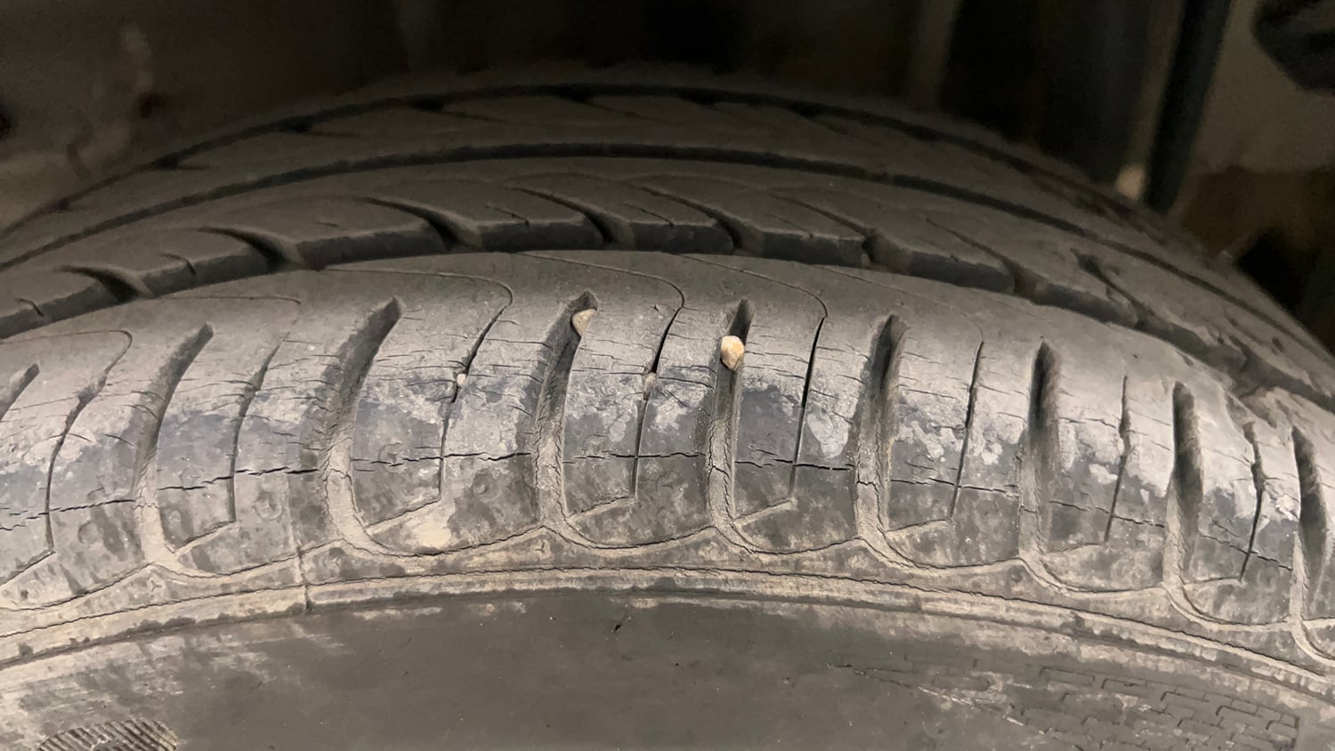 Used 2019 Tata Tiago Revotron XZ Plus Dual Tone Petrol Manual tyres LEFT REAR TYRE TREAD VIEW