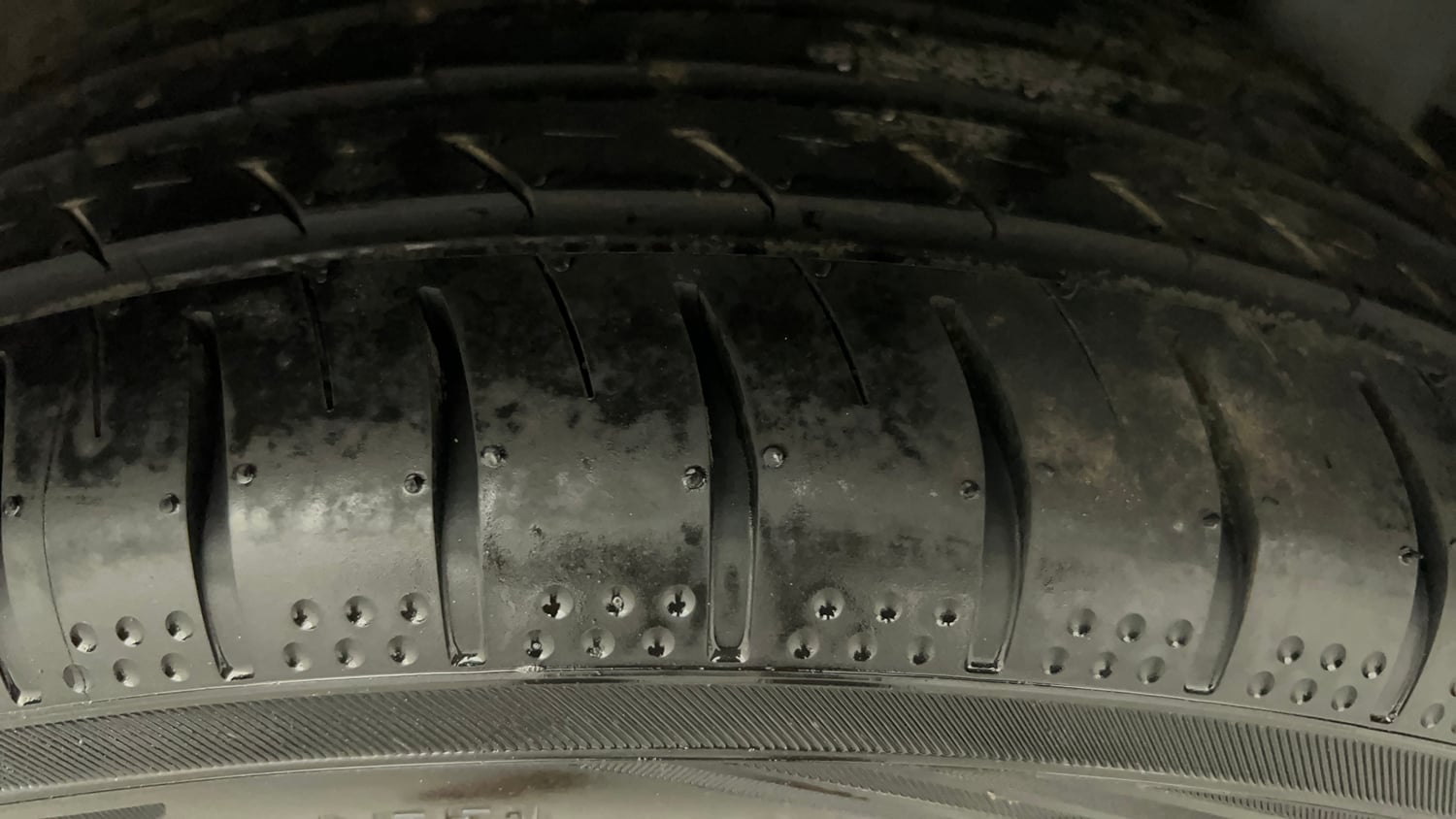 Used 2020 Maruti Suzuki Ciaz Alpha 1.5 AT Petrol Automatic tyres LEFT REAR TYRE TREAD VIEW