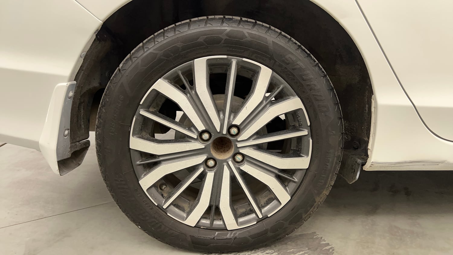 Used 2018 Honda City VX CVT Petrol Petrol Automatic tyres RIGHT REAR TYRE RIM VIEW
