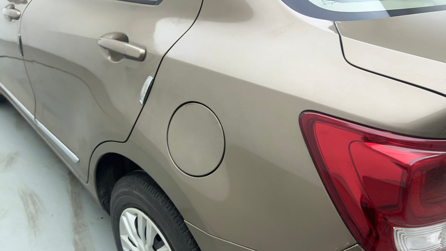 Used 2018 Maruti Suzuki Dzire VXi Petrol Manual dents MINOR SCRATCH