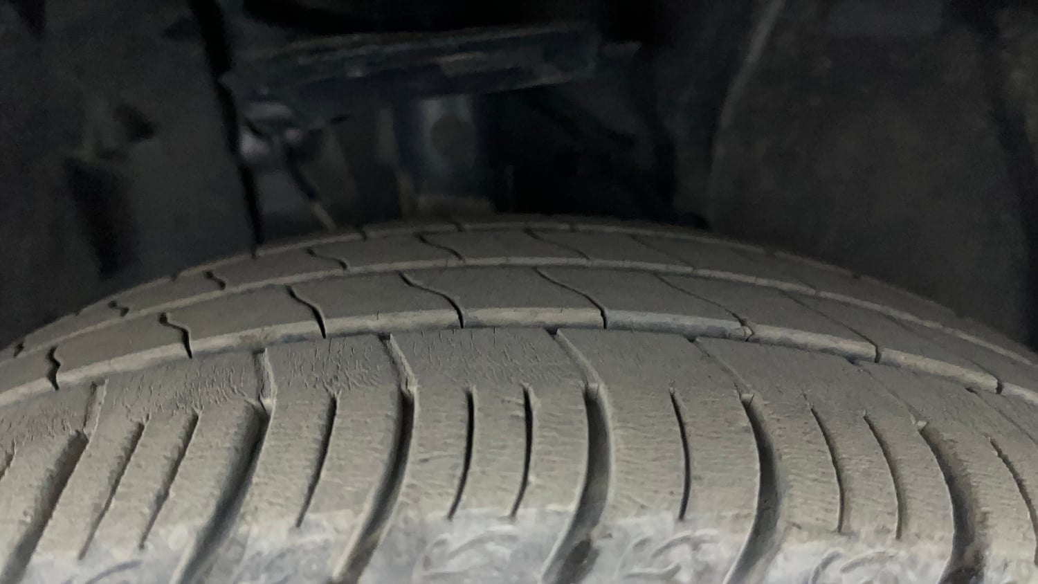 Used 2023 Tata Altroz XZ Petrol Petrol Manual tyres RIGHT FRONT TYRE TREAD VIEW