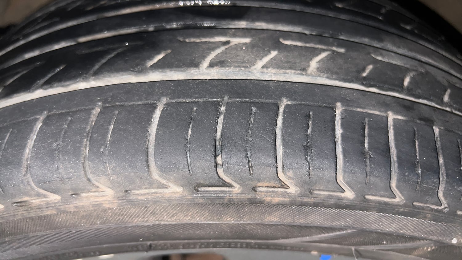 Used 2018 Maruti Suzuki Baleno Alpha 1.2 AT Petrol Automatic tyres LEFT FRONT TYRE TREAD VIEW