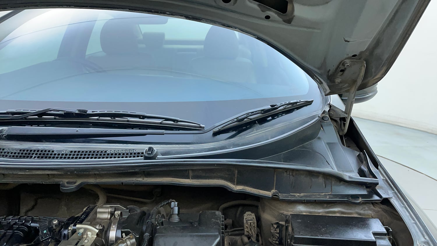 Used 2018 Honda City ZX CVT Petrol Petrol Automatic engine ENGINE LEFT SIDE HINGE & APRON VIEW