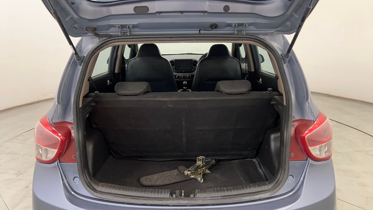 Used 2016 Hyundai Grand i10 Asta 1.2 Kappa VTVT (O) Petrol Manual interior DICKY INSIDE VIEW