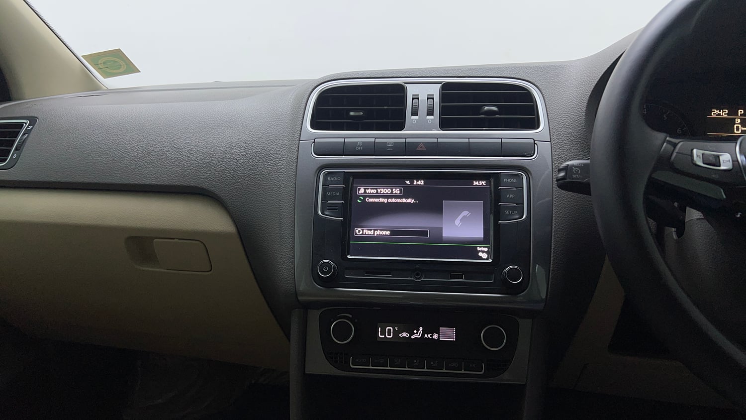 Used 2021 Volkswagen Vento Highline 1.0L TSI Automatic Petrol Automatic top_features Integrated (in-dash) music system