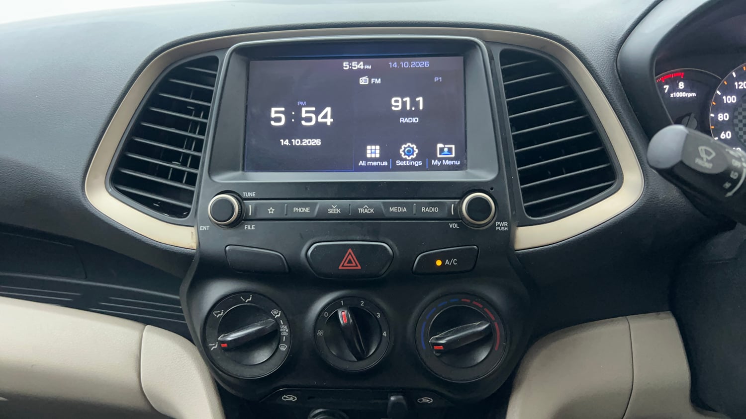Used 2021 Hyundai Santro Sportz Petrol Manual interior MUSIC SYSTEM & AC CONTROL VIEW